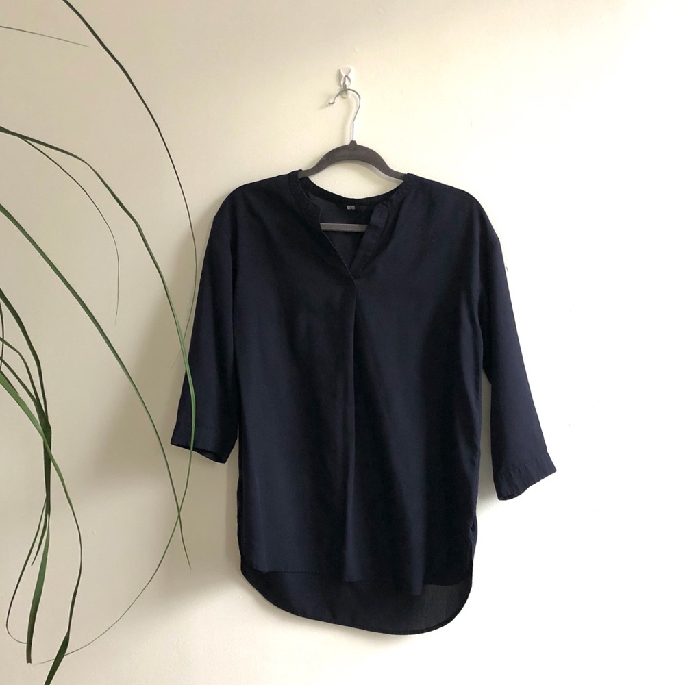 Uniqlo navy quarter sleeve shirt